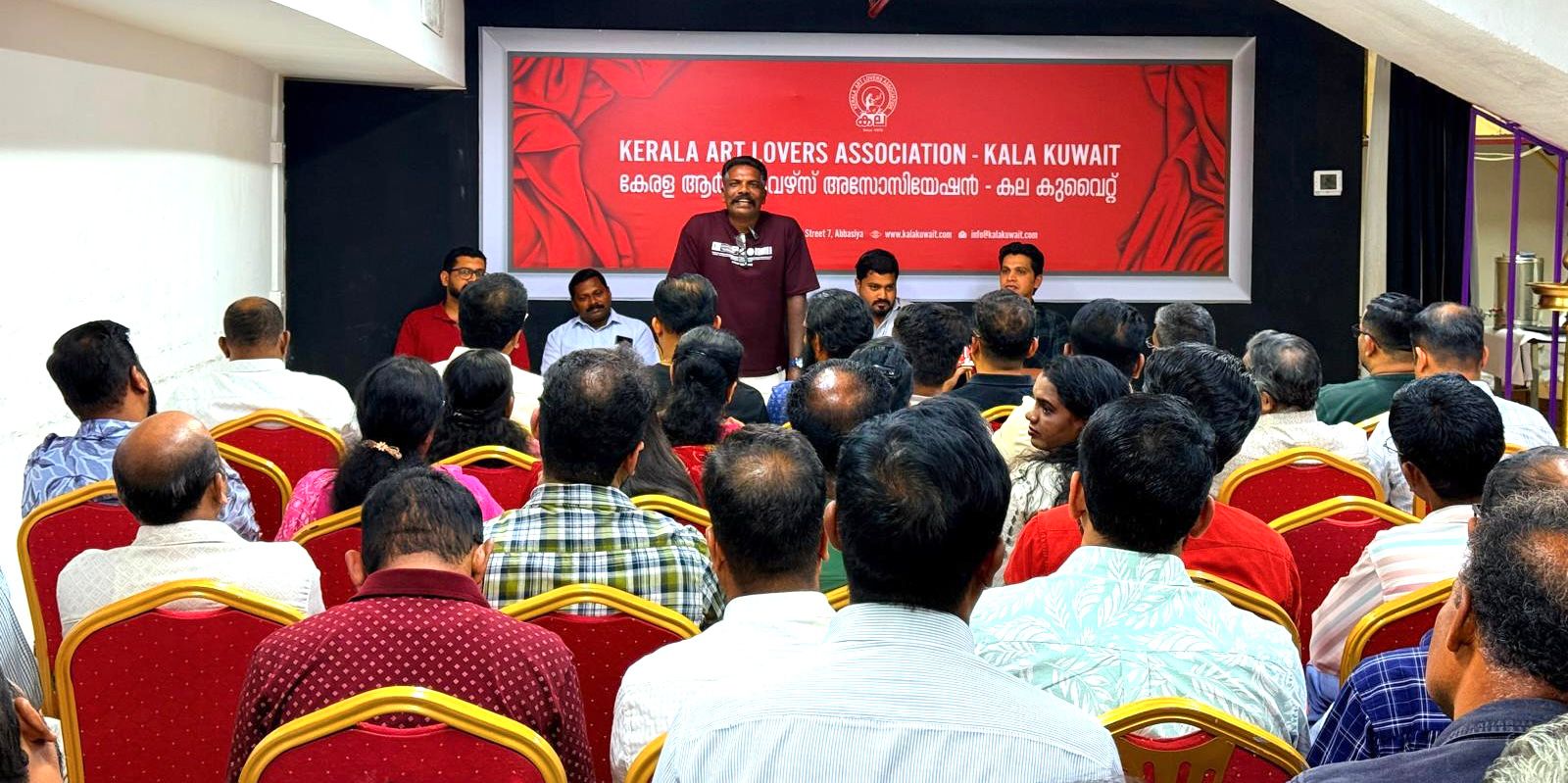 പ്രശസ്ത നാടക- ചലച്ചിത്ര നടൻ പ്രമോദ് വെളിയനാട് കല കുവൈറ്റ് ഓഫീസ് സന്ദർശിച്ചു.